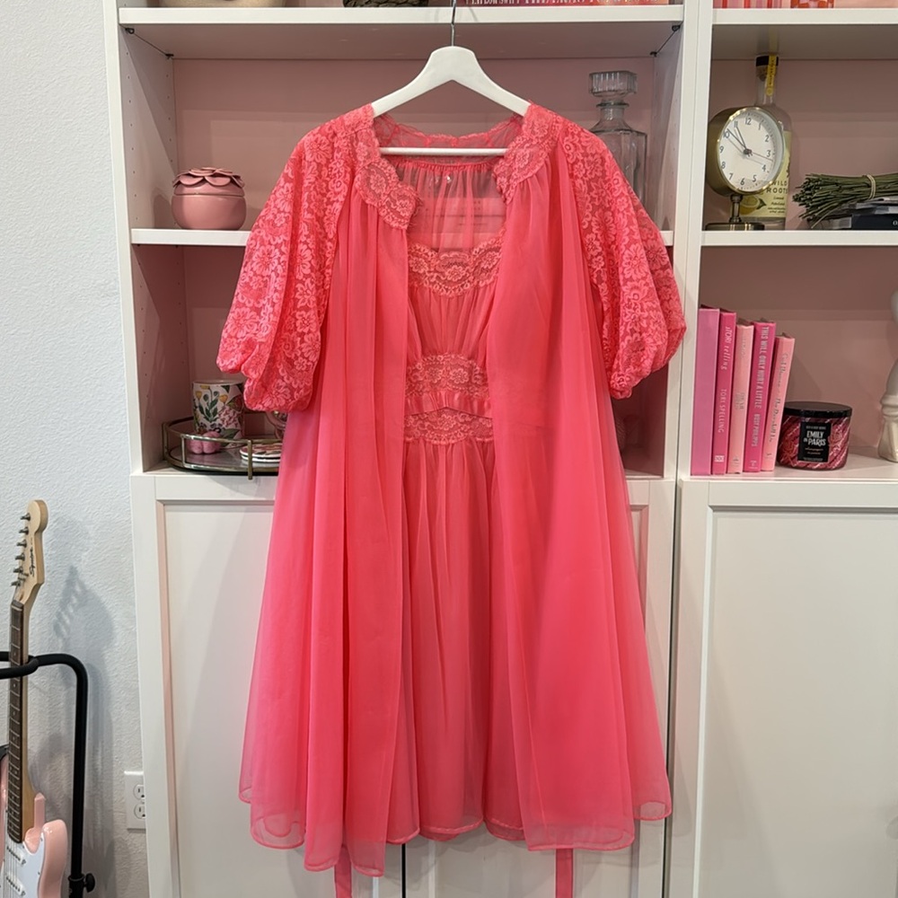 Vintage Pink Vanity Fair Peignoir Set